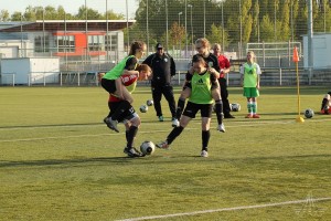 2016-05-04-HH-U17-beim-Training-k-260