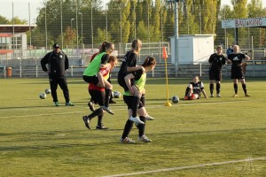 2016-05-04-HH-U17-beim-Training-k-264