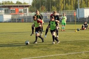 2016-05-04-HH-U17-beim-Training-k-273