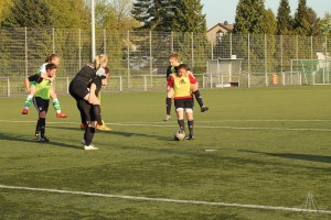 2016-05-04-HH-U17-beim-Training-k-321