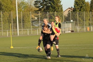 2016-05-04-HH-U17-beim-Training-k-359