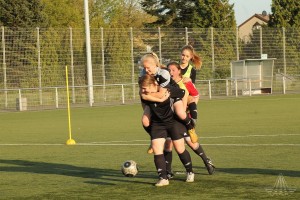 2016-05-04-HH-U17-beim-Training-k-360