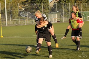 2016-05-04-HH-U17-beim-Training-k-372