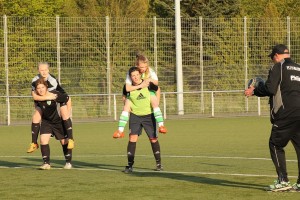 2016-05-04-HH-U17-beim-Training-k-376